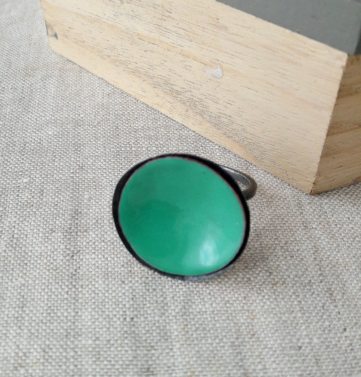 Silber Statement Ring, Mintgrün, Emaille Modernist Schmuck, Cocktail Oxidiertes Silber, Designer Ring Silber Statement Ring, Mintgrün, Emaille Modernist Schmuck, Cocktail Oxidiertes Silber, Designer Ring von LesThings