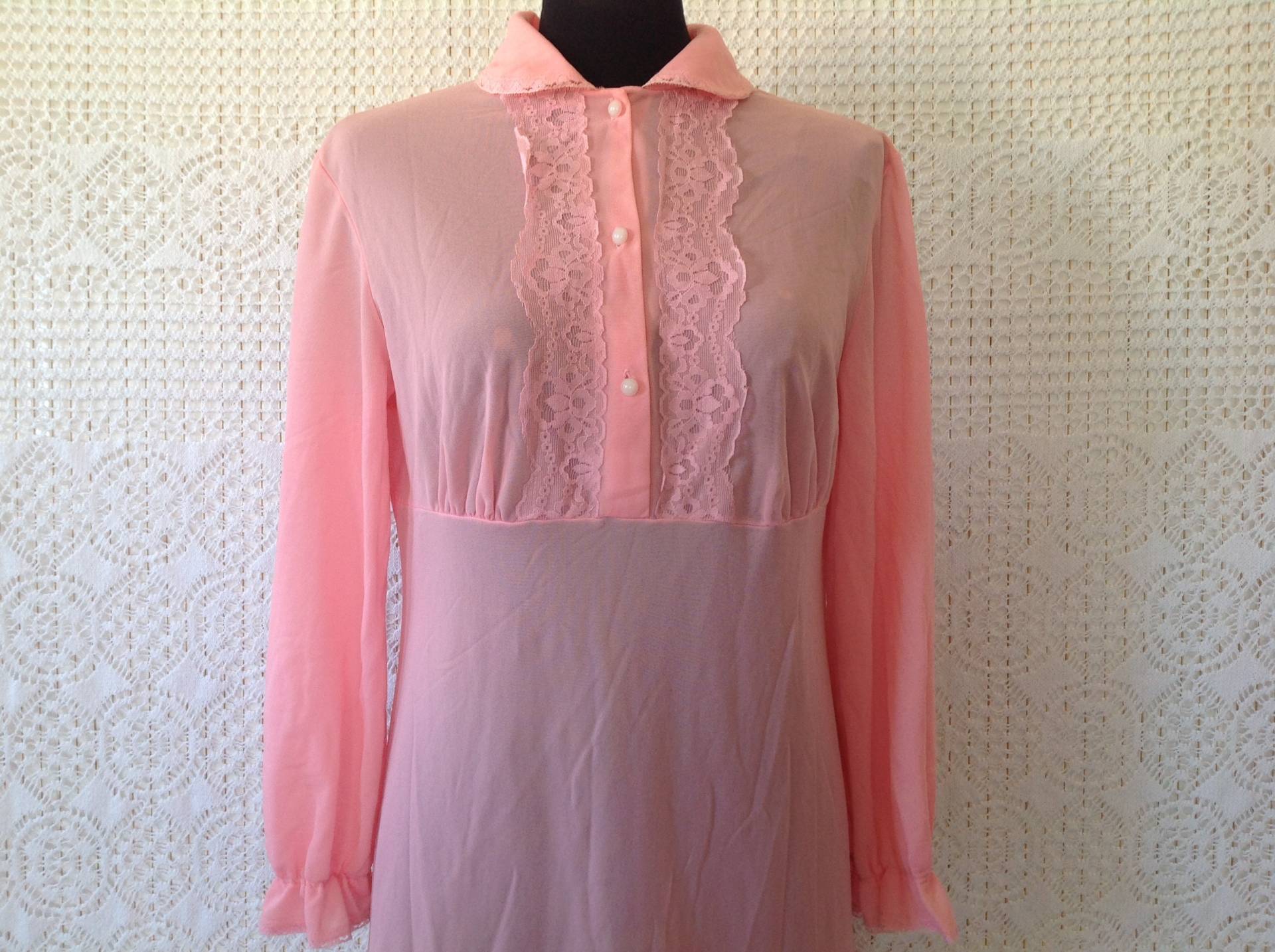 Nachthemd Altes Morgenkleid Made in Ddr von Lesfeuxantiques