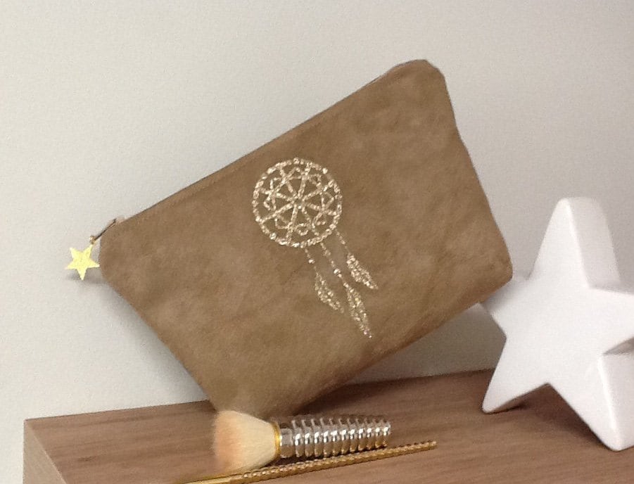 Kosmetiktasche Im Ethno-stil, Goldener Glitzer-Traumfänger/Kamelhaar-Wildledertasche, Glitzer Personalisierbar von Lesfilsdisa