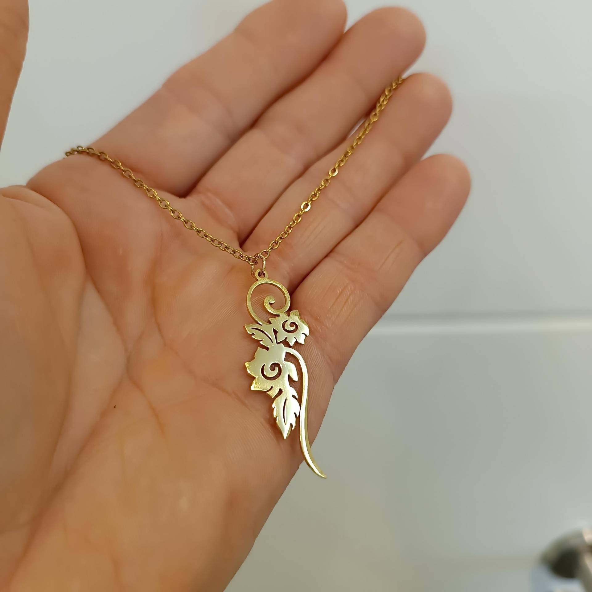 Blumen Halskette, Dünn, Edelstahl Halskette in Gold von Lesinja