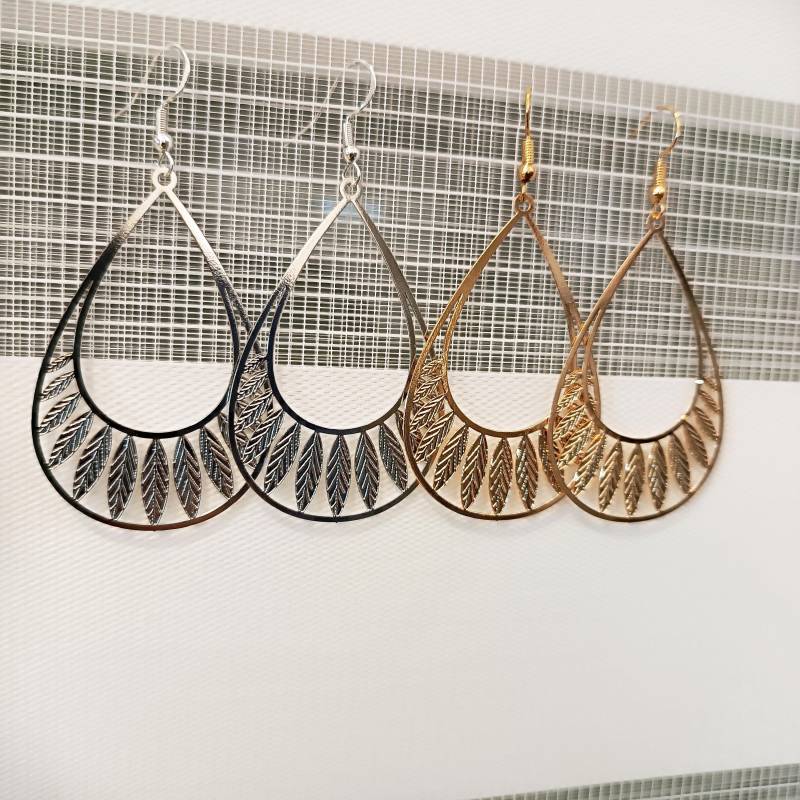 Filigrane Ohrringe, Natur Blatt Motiv, Leichte Ornament von Lesinja