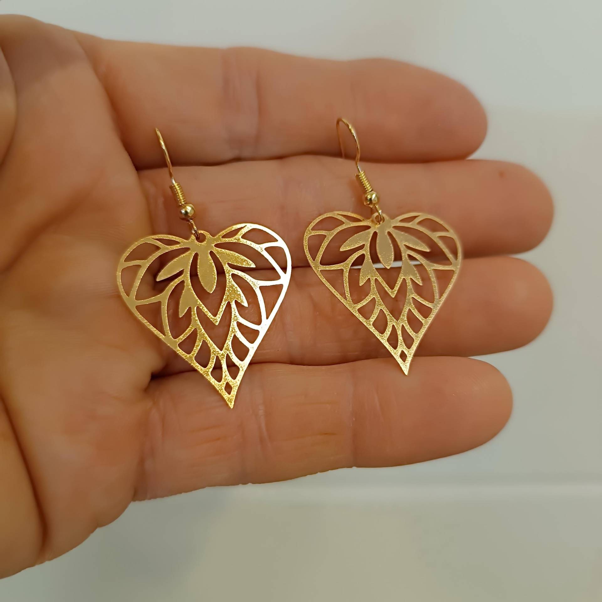 Filigrane Ohrringe Blatt-Herz, Hängend Leicht Ornament Geschenkbox, Etui, Boho Filigrane Ohrringe Blatt-Herz, Hängend Leicht Ornament Geschenkbox, Etui, Boho von LesinjaLaden