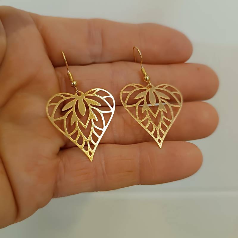Filigrane Ohrringe Blatt-Herz, Hängend Leicht Ornament Geschenkbox, Etui, Boho von LesinjaLaden