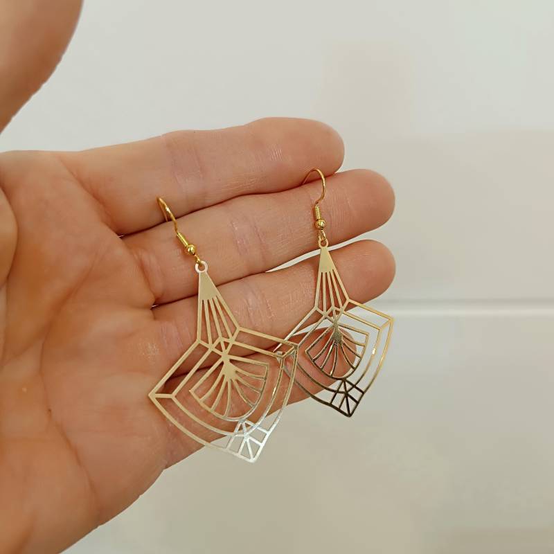 Filigrane Ohrringe Hängend Leicht Ornament Geschenkbox, Etui, Boho Filigrane Ohrringe Hängend Leicht Ornament Geschenkbox, Etui, Boho von LesinjaLaden