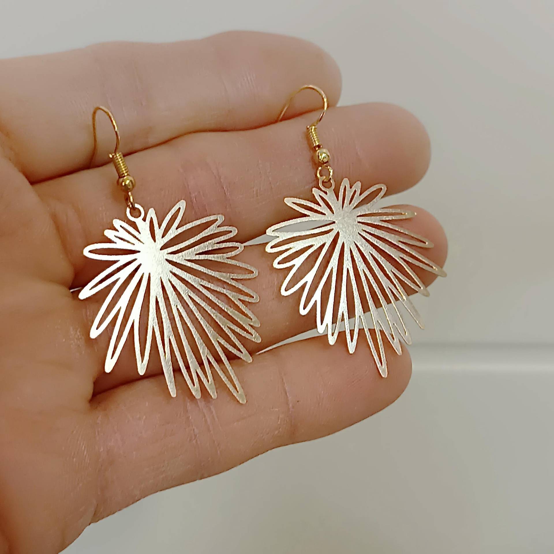 Filigrane Ohrringe Hängend Leicht Ornament Geschenkbox, Etui, Boho Filigrane Ohrringe Hängend Leicht Ornament Geschenkbox, Etui, Boho von LesinjaLaden