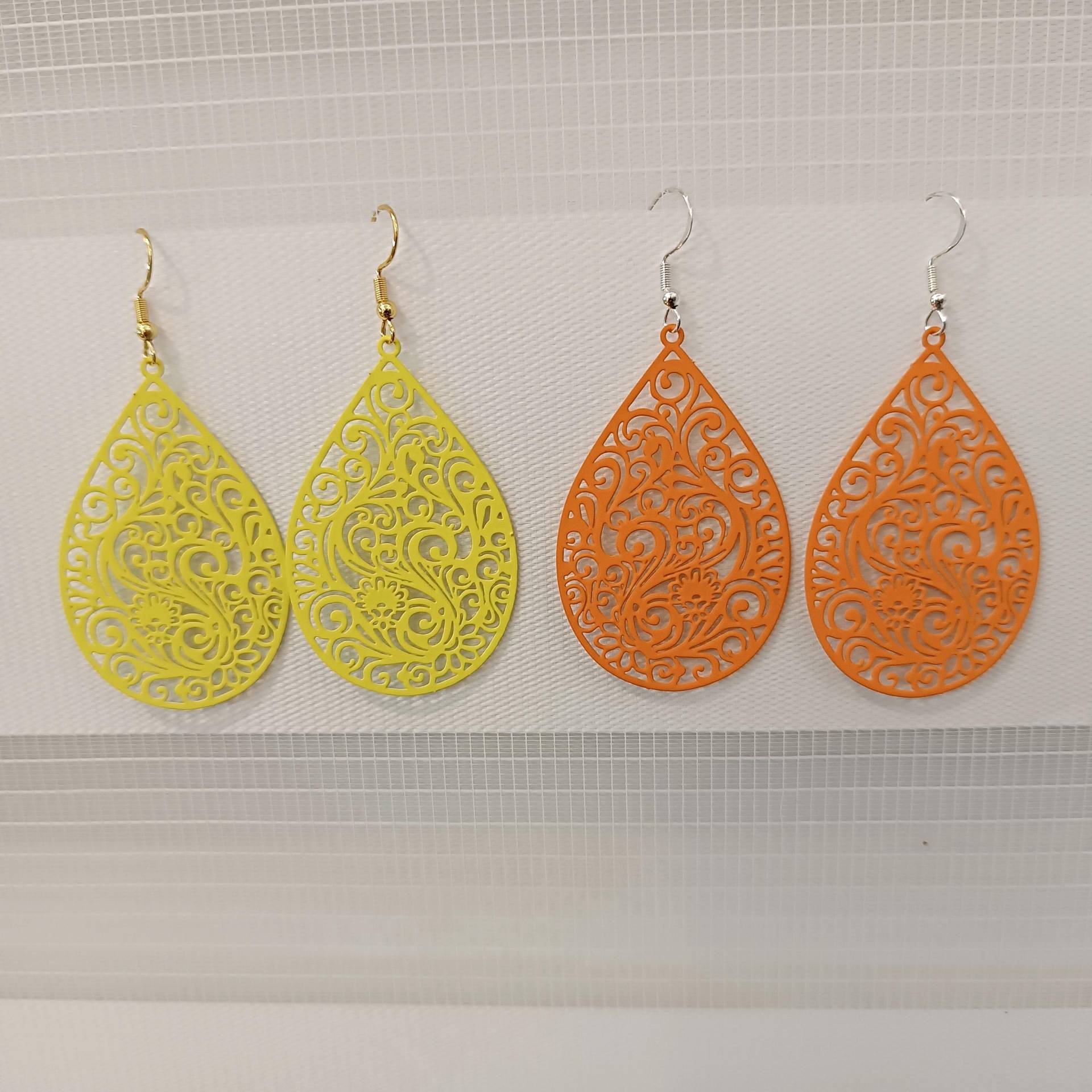 Filigrane Ohrringe Hängend Leicht Ornament Geschenkbox, Etui, Boho Filigrane Ohrringe Hängend Leicht Ornament Geschenkbox, Etui, Boho von LesinjaLaden