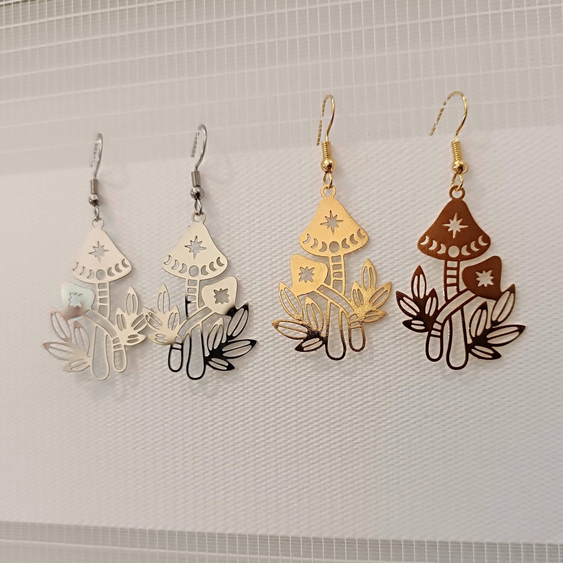 Filigrane Pilze Ohrringe Hängend Leicht Ornament Geschenkbox, Etui, Boho von LesinjaLaden