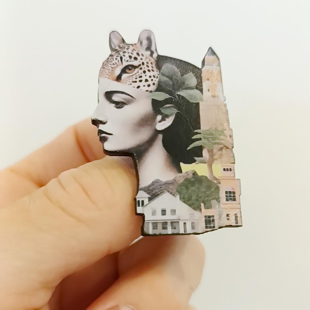 Leopard Frau Avantgarde Brosche Anstecker Pin Vintage Acryl Lasercut von LesinjaLaden