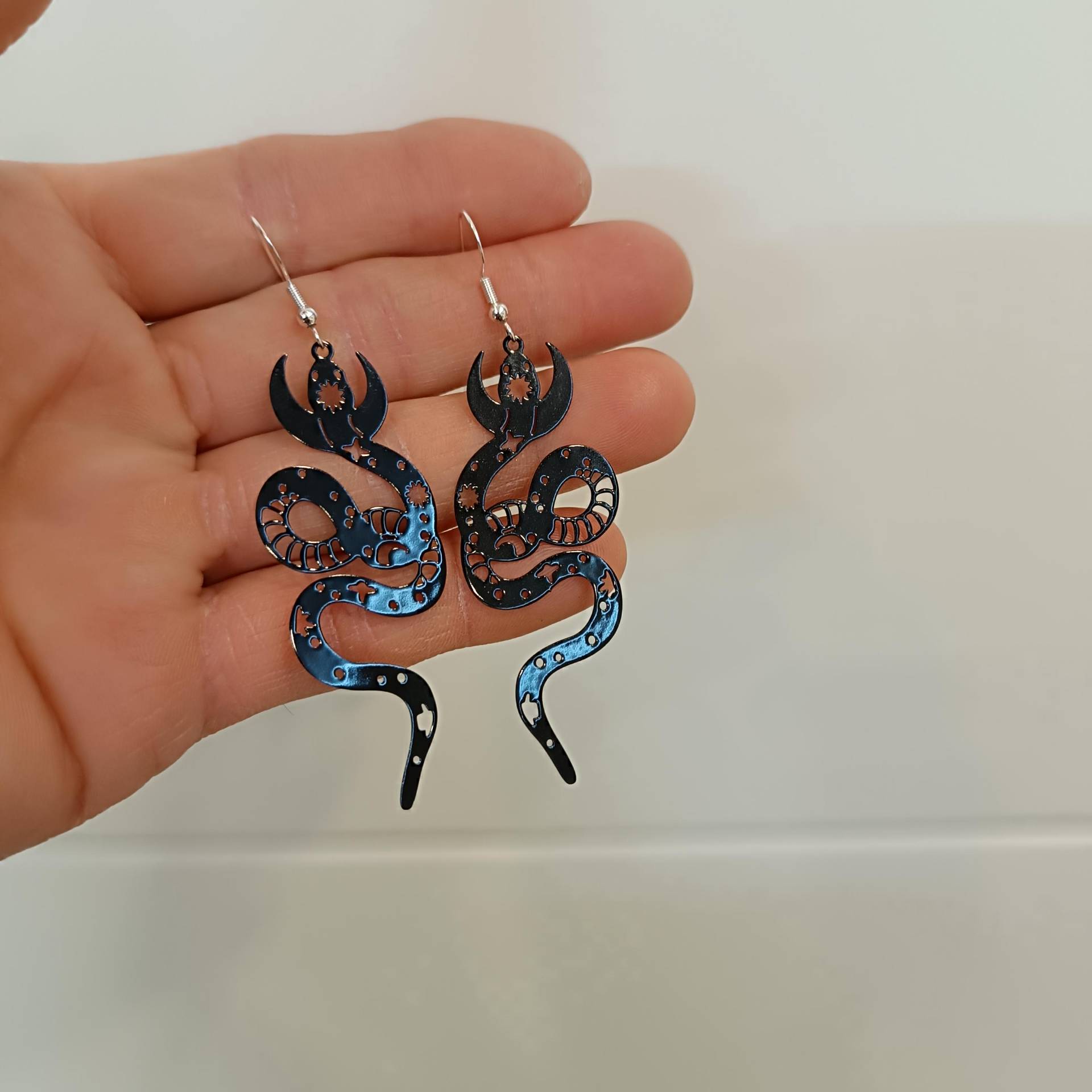Schwarze Schlange Filigrane Ohrringe Hängend Leicht Ornament Schwarze Schlange Filigrane Ohrringe Hängend Leicht Ornament von LesinjaLaden
