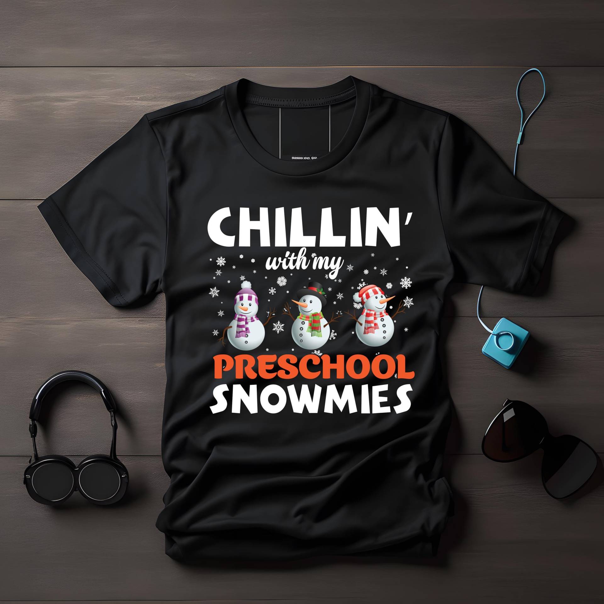 Funny Weihnachts T-Shirt, Chillin With My Preschool Snowmies, Lehrer Geschenk, Schneemänner Shirt, Geschenk Für Schüler, Weihnachtsgeschenk von LesleysPrintFrenzy