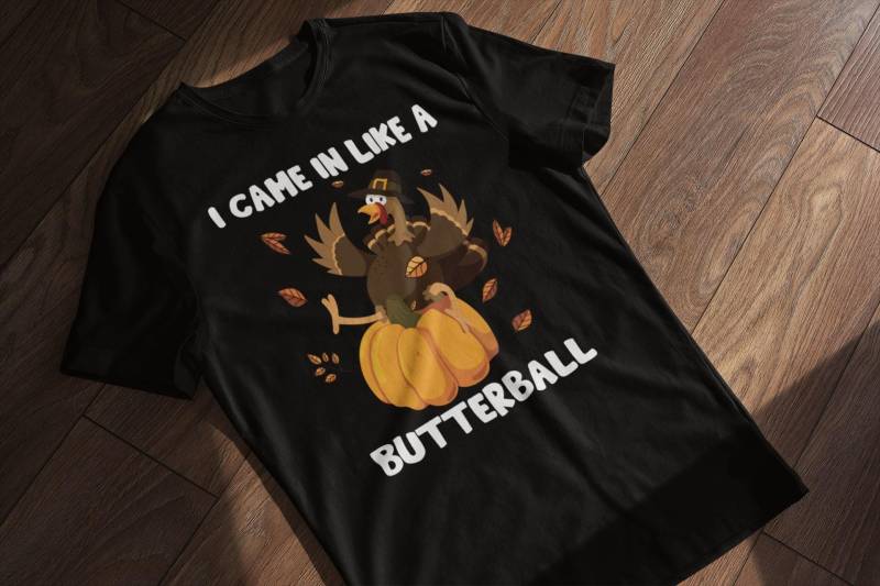 I Came in Like A Butterball T-Shirt - Truthahn Auf Schwingendem Kürbis Parodie Lustiges Thanksgiving Meme Wrecking Ball Humor Shirt von LesleysPrintFrenzy