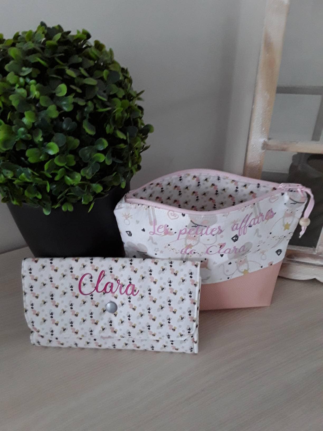 Set Aus Kinder-Kulturbeutel Und Passendem Haarspangenetui von LespetitsfilsdeKANN