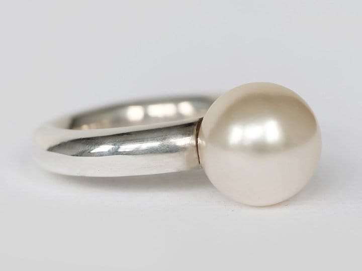 Kleiner Perlenring, Perlenring, Weißer Großer Perlensilberring, Perlenaussagering, Einzigartige Perlenring von Lessaremore