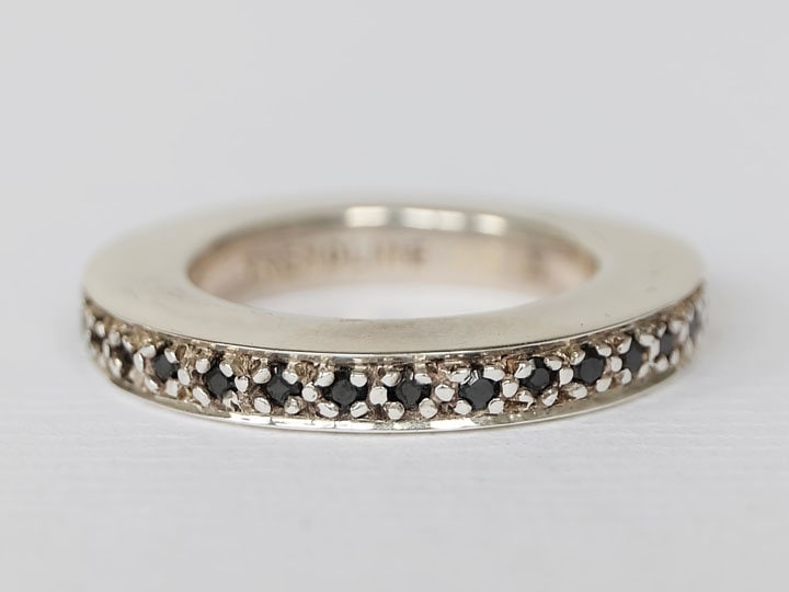 Schwarzer Zirkonia-Ring, Zirkoniaring, Schwarzer Ring, Cz-Ring, Bandring, Stapelring, Steinring von Lessaremore