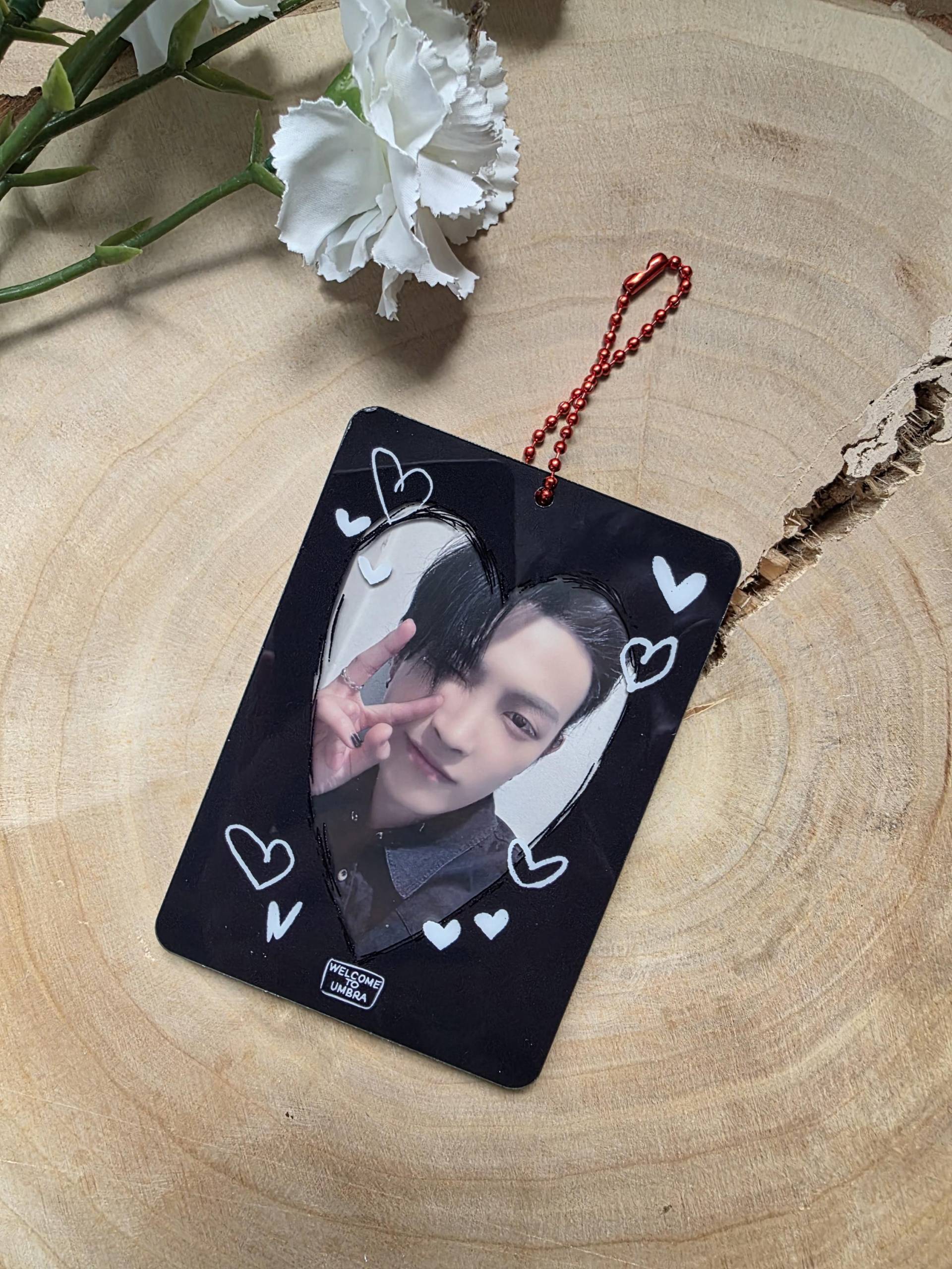 Pre Order Ateez Photocard Holder von LessonsOfTheNightSky