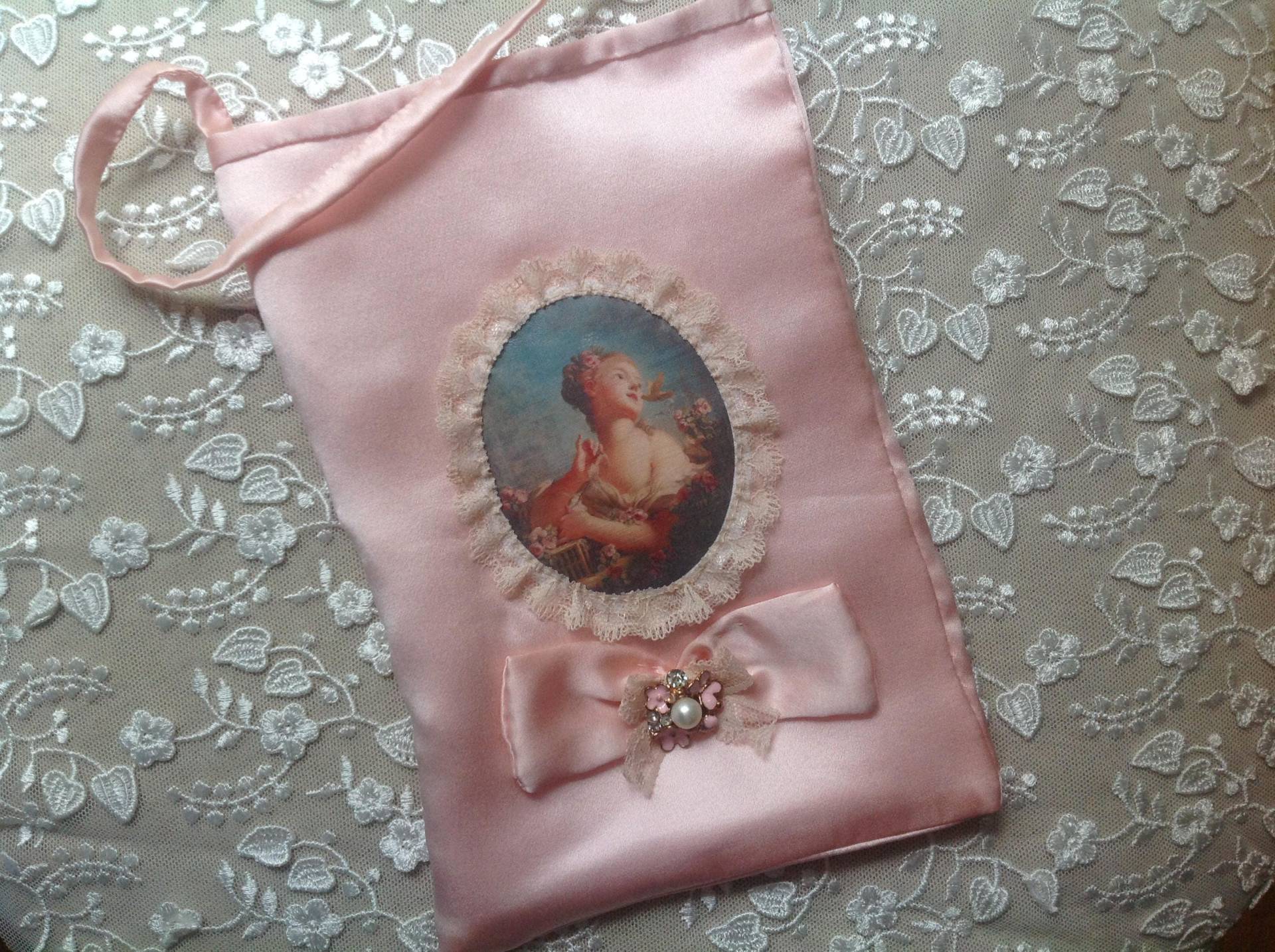 Mehrzweck-Seidenbeutel Mit Porträt Einer Marquise von LestroisMarquises
