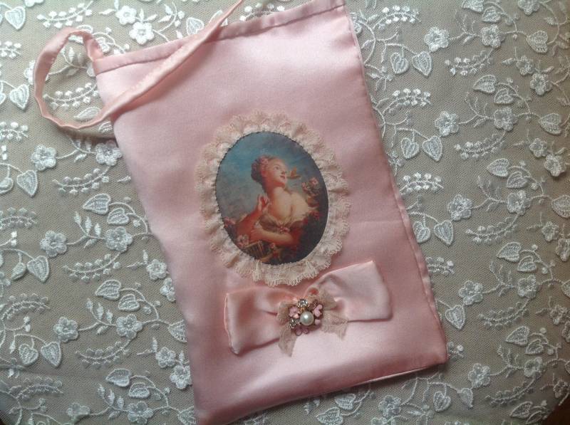 Mehrzweck-Seidenbeutel Mit Porträt Einer Marquise von LestroisMarquises