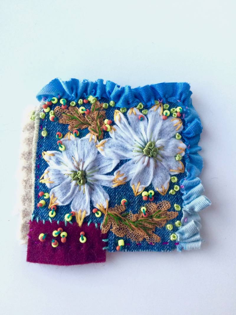Spindel Textilen Bestickten Weiße Blüten - Tasche Juwel Spindel Textilen Bestickten Weiße Blüten - Tasche Juwel von Lestroissardines