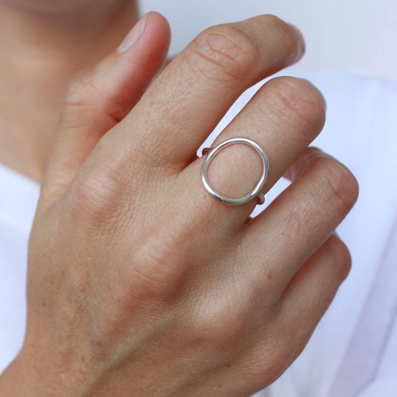 Runder Ring Aus Massivem Silber, Kreisring Runder Ring Aus Massivem Silber, Kreisring von Lesudatelier