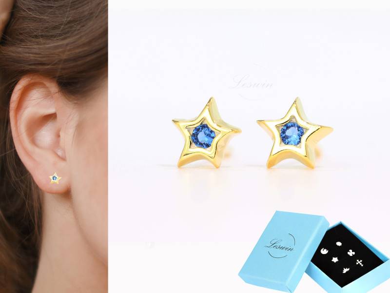 Zierliche Saphir Blaue Stern Ohrstecker, Mini 14K Gold Finish, Winzige Cz Stapel Ohrringe, Winzig Minimalist Dezember Geburtsstein von LeswinGemstone