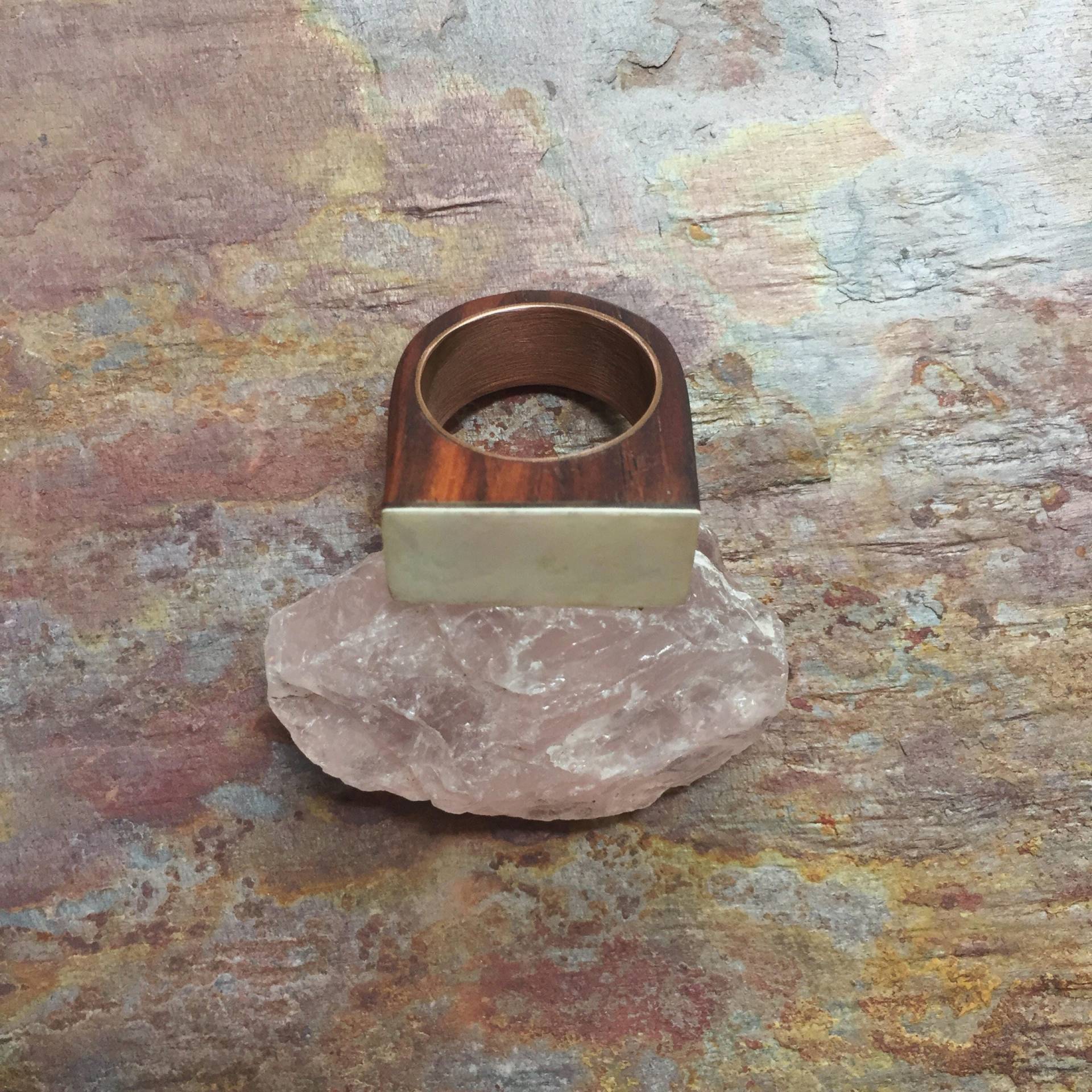 Perlmutt Ring/Holz Und Perle Statement Padauk Größe 11 Edelholz von LetItBeYoursJewelry