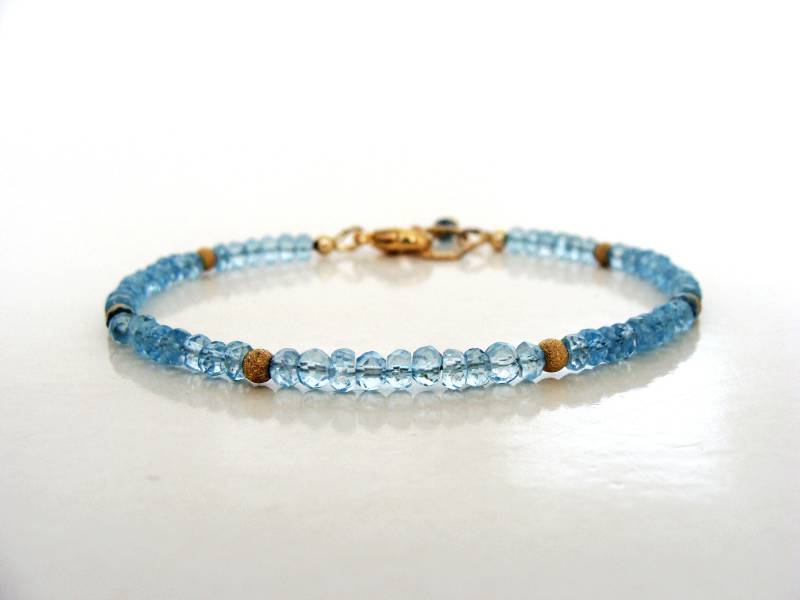 Blautopas Armband, Echte Schweizer Edelsteine 14Kt Gold-Fill Zierlich, Handarbeit, 18 cm, Let Loose Schmuck Unter 100 Dec Geburtsstein Blautopas Armband, Echte Schweizer Edelsteine 14Kt Gold-Fill Zierlich, Handarbeit, 18 cm, Let Loose Schmuck Unter 100 Dec Geburtsstein von LetLooseJewelry