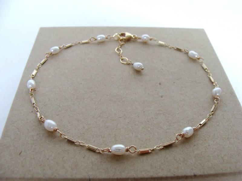 Zierliches Perlen-Fußkettchen 14Kt Vergoldetes Fußkettchen, Verstellbar von LetLooseJewelry