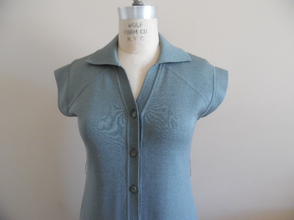 Kleid Stricken Vintage 1980Er Jahre Heather Grau Jersey Placket Front Shirt Von High Fashion Wolle Maker von LetasVintage
