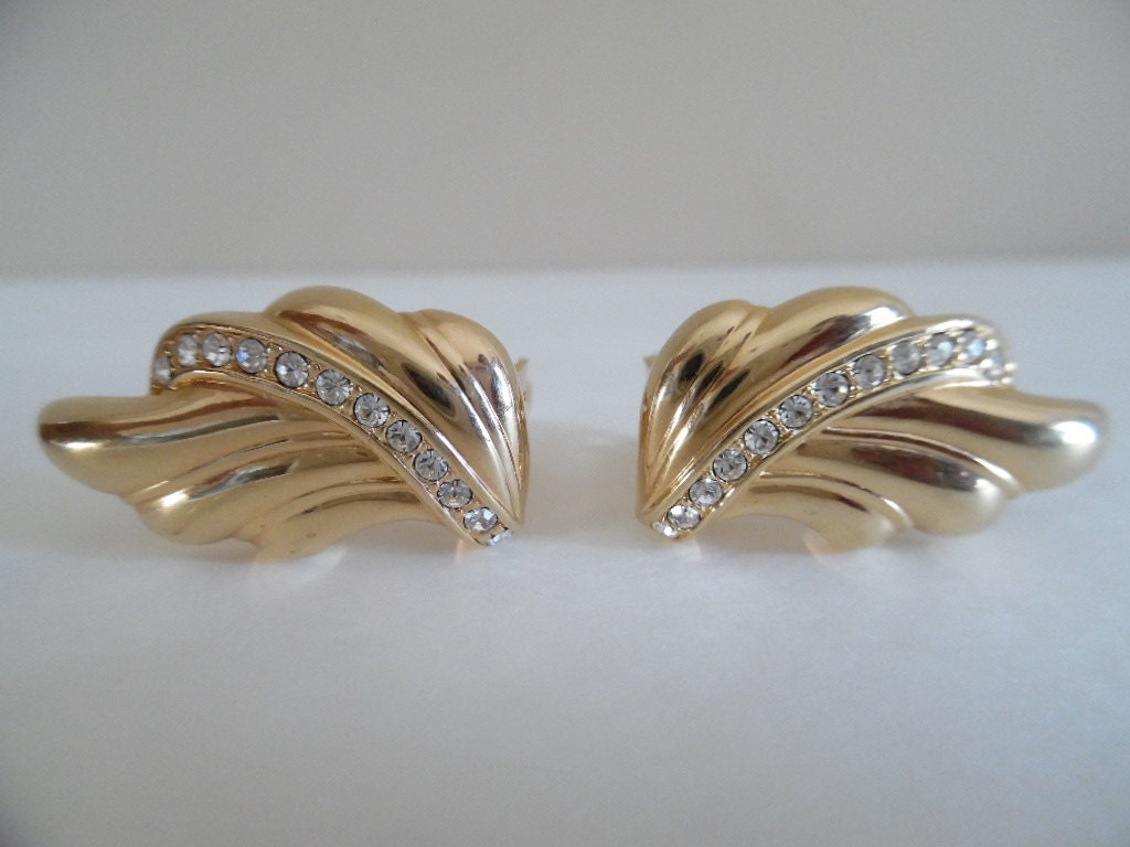 Ohrringe, Clip-On, Vintage 1980Er Gold Ton Blatt Geformt Ohrclips Wilth Swarovski Crystals Von S.a.l von LetasVintage