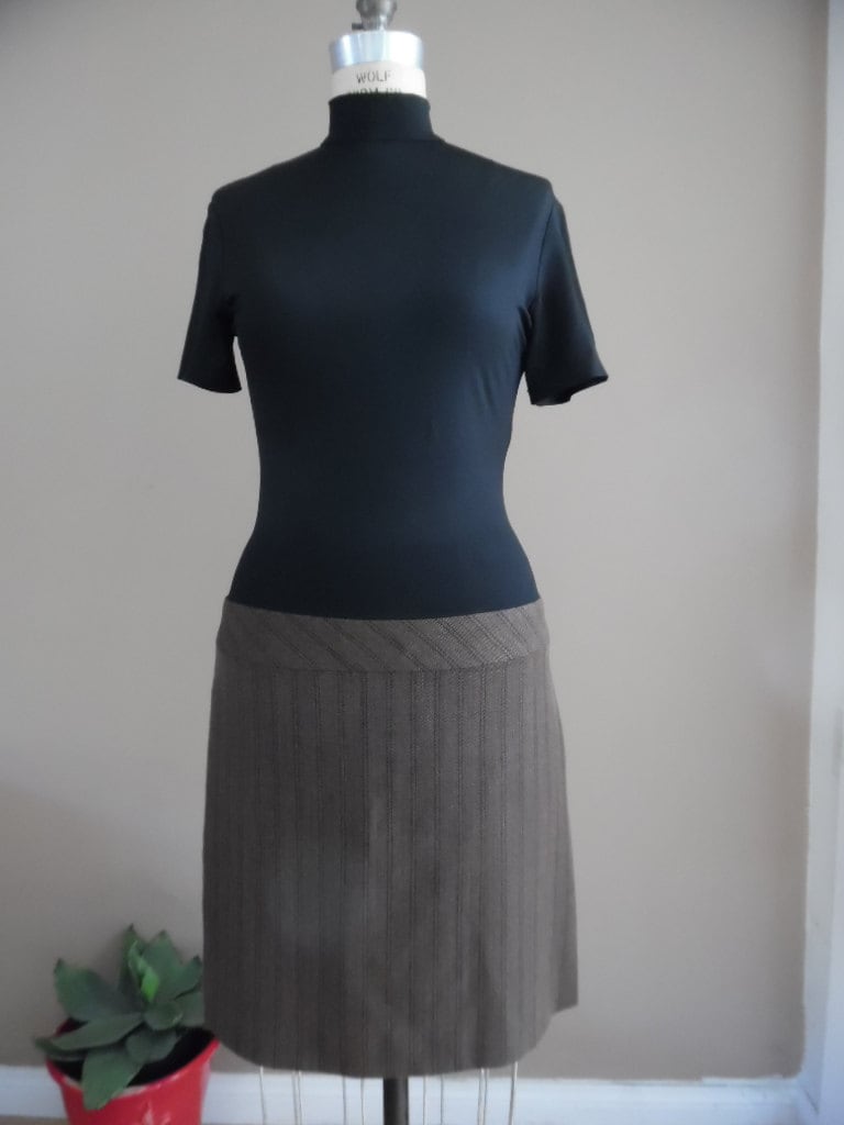 Vintage Mini Kleid 1990Er Jahre Redux 1960Er Schwarz Und Braun Stoff Blockiert Minikleid Von Alberto Makali, New York von LetasVintage