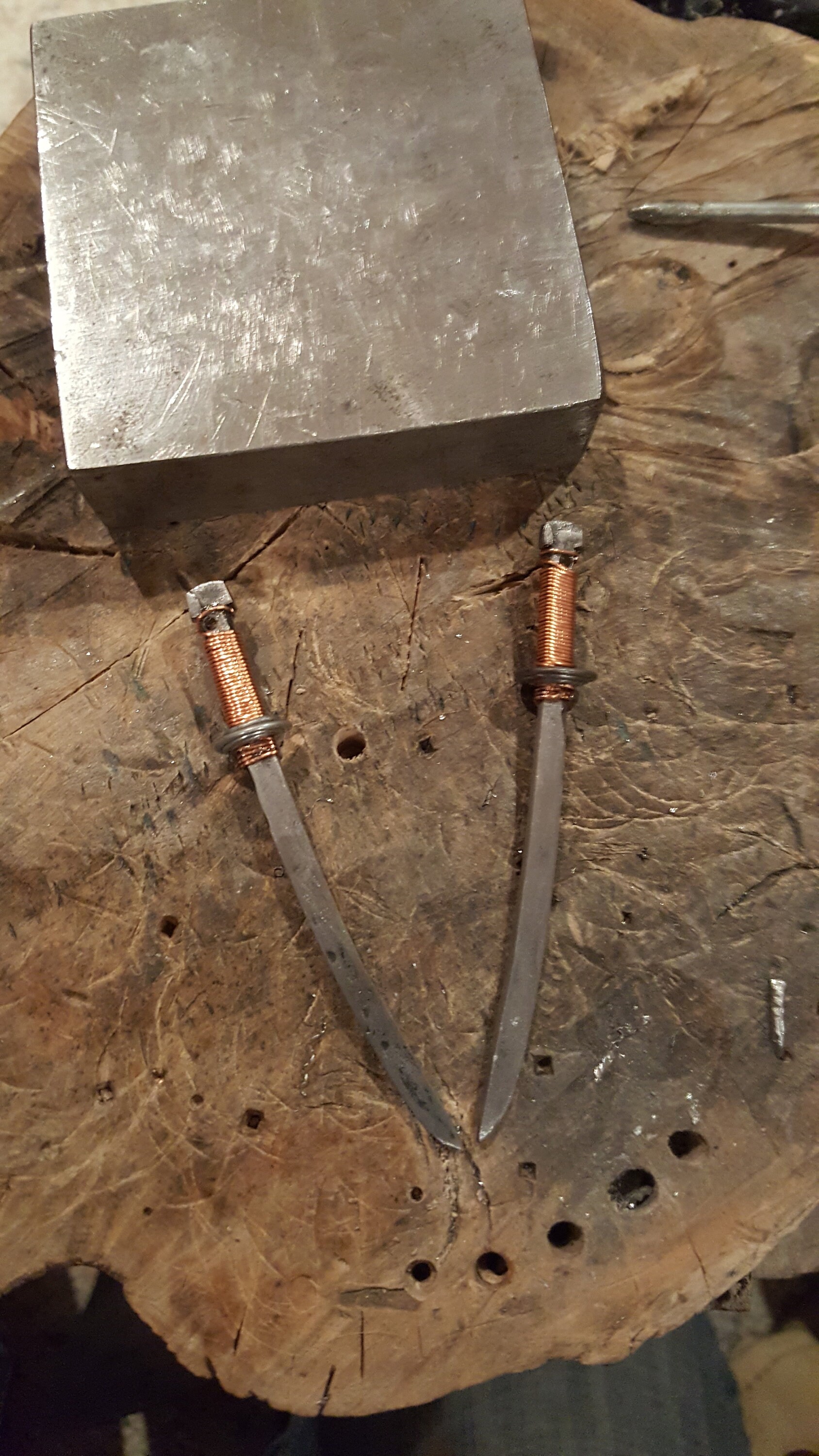 Nail Katana Schwert Schlüsselanhänger | Handgeschmiedet Nail Katana Schwert Schlüsselanhänger | Handgeschmiedet von LetheShoresCreations