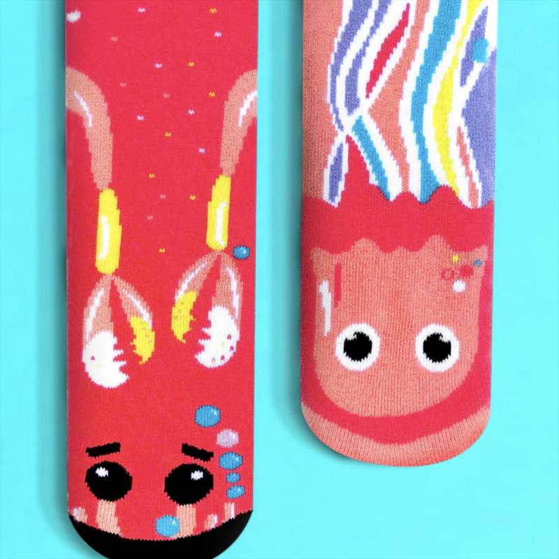 Krabbe & Qualle Bunte Mismatched Sea Animal Socken Mit Keine Slip-Griffe Für Kinder von LetsBePalsSocks