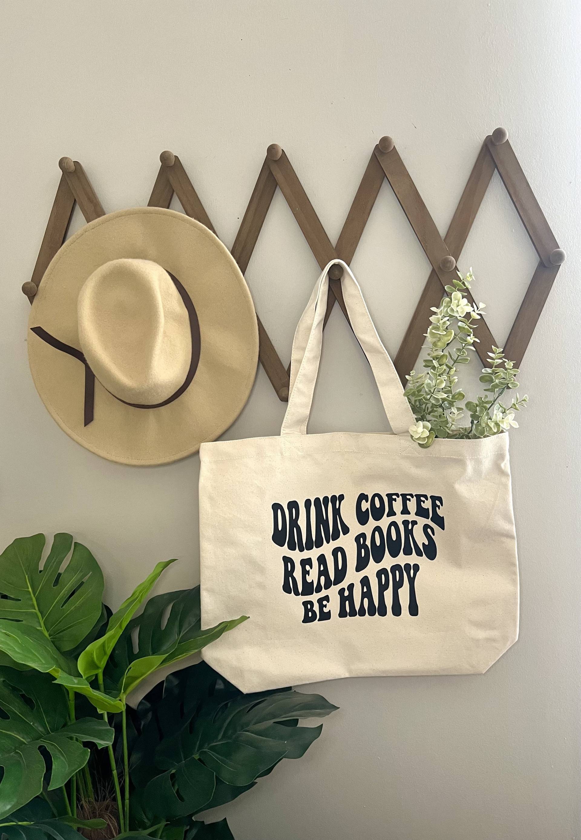Trinken Sie Kaffee Lesen Bücher Glücklich Sein Einkaufstasche | Schönes Geschenk Für Buchliebhaber Kaffeeliebhaber Umweltfreundliche Trinken Sie Kaffee Lesen Bücher Glücklich Sein Einkaufstasche | Schönes Geschenk Für Buchliebhaber Kaffeeliebhaber Umweltfreundliche von LetsGetBohoCreations