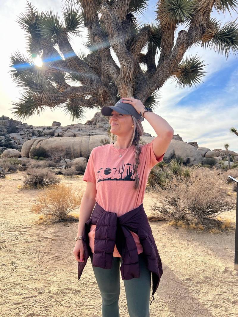 Wüsten-Landschaft-T-stück | Desert Vibes T-Shirt Kaktus-T-Shirt Boho-Hemd Natur Shirt Abenteuer Westernhemd Wandergeschenk Wüsten-Landschaft-T-stück | Desert Vibes T-Shirt Kaktus-T-Shirt Boho-Hemd Natur Shirt Abenteuer Westernhemd Wandergeschenk von LetsGetBohoCreations