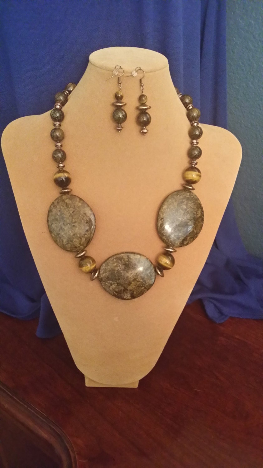 Bronzit/Tigerauge Bronze Halskette & Ohrring Set Bronzit/Tigerauge Bronze Halskette & Ohrring Set von LetsGetStonedJewelry