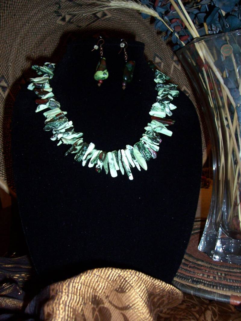 Grüne Achat Kette/Ohrring Set Grüne Achat Kette/Ohrring Set von LetsGetStonedJewelry