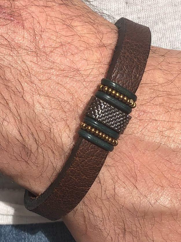Herren Lederarmband Mit Brown Band Andemerald Green Design, Leder-Armband/Leder Armband Schwarz Herren Lederarmband Mit Brown Band Andemerald Green Design, Leder-Armband/Leder Armband Schwarz von Letsbrace007