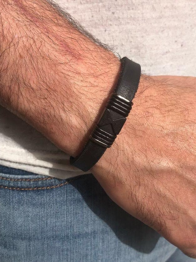 Herren Lederarmband Mit Schwarz Auf Design, Leder-Armband/Leder Armband 1 Herren Lederarmband Mit Schwarz Auf Design, Leder-Armband/Leder Armband 1 von Letsbrace007