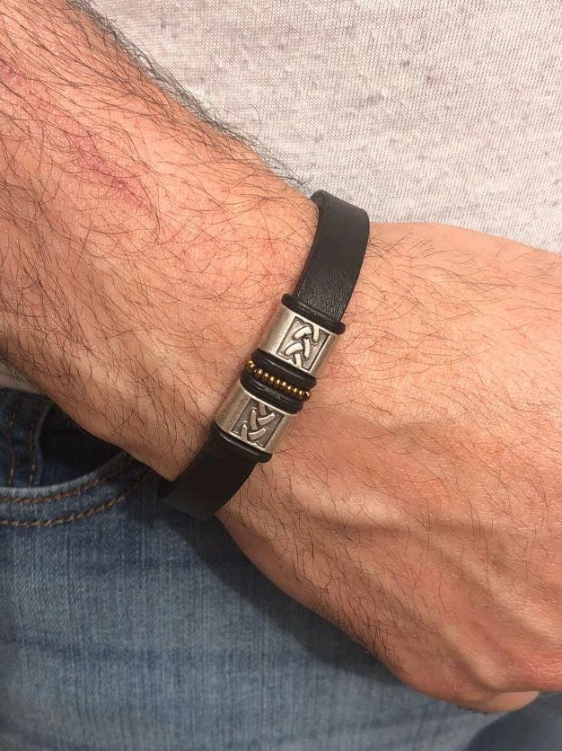Herren Lederarmband Mit Silber-Metall-Designs, Leder-Armband/Leder Armband Schwarz Herren Lederarmband Mit Silber-Metall-Designs, Leder-Armband/Leder Armband Schwarz von Letsbrace007