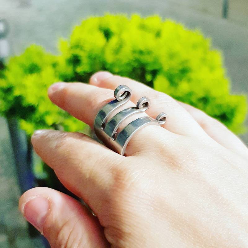 Ring Gabel Ricci Besteckschmuck von LetySilverware