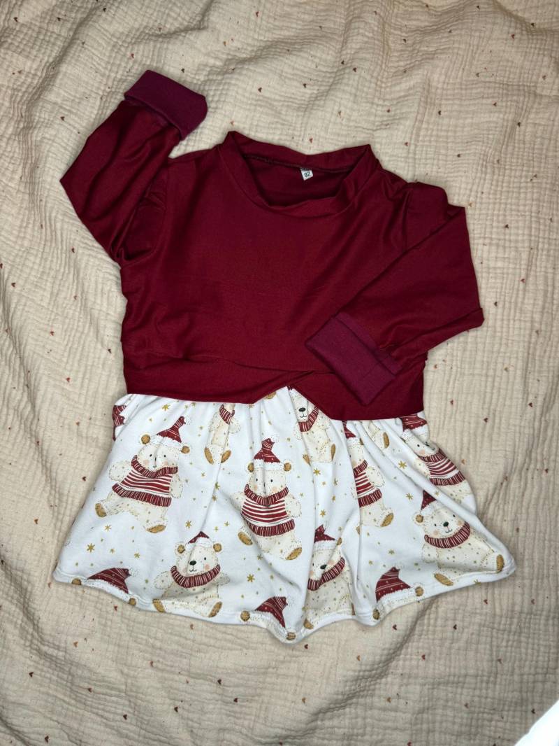 Weihnachtskleid Für Mädchen | Festliches Kleid Mit Eisbären Handmade Kinderkleidung Aus Jersey Größe 56-122 von LeunikatKreationen