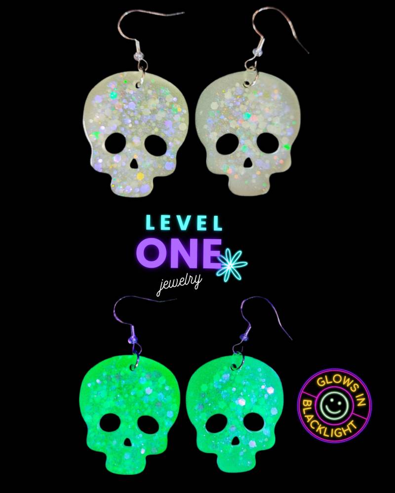 Halloween Skull Ohrringe Für Schwarzlicht Party Halloween Skull Ohrringe Für Schwarzlicht Party von LevelOneJewelry
