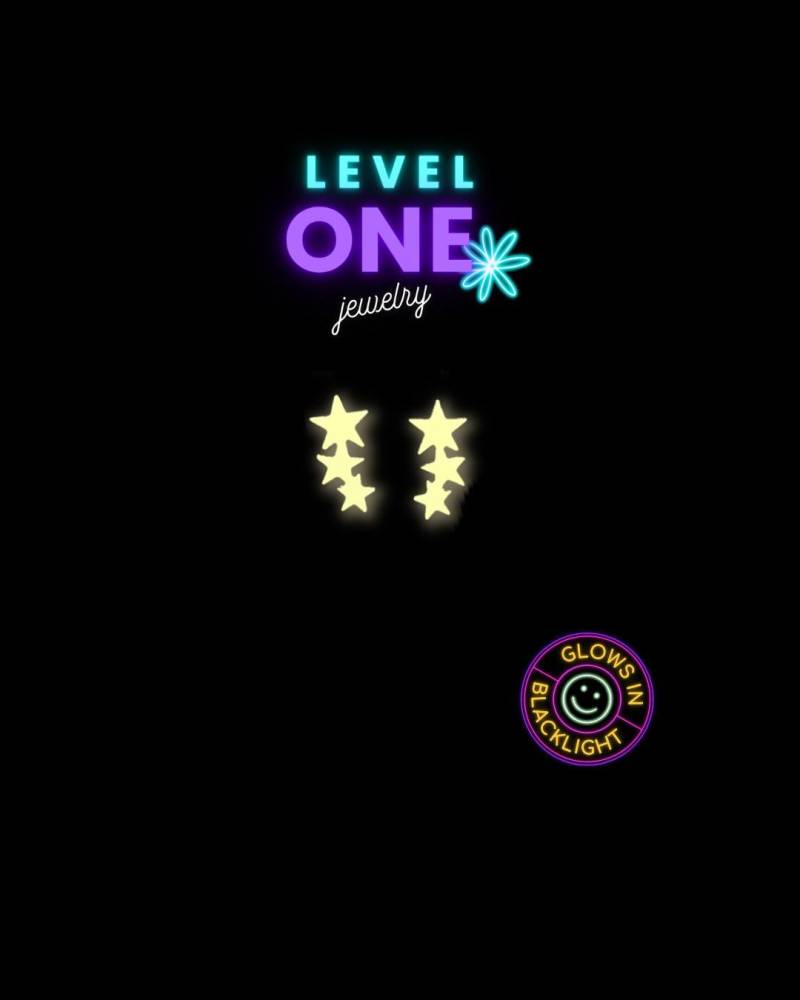 Stars & Sterne Ohrstecker Für Schwarzlicht Party Stars & Sterne Ohrstecker Für Schwarzlicht Party von LevelOneJewelry