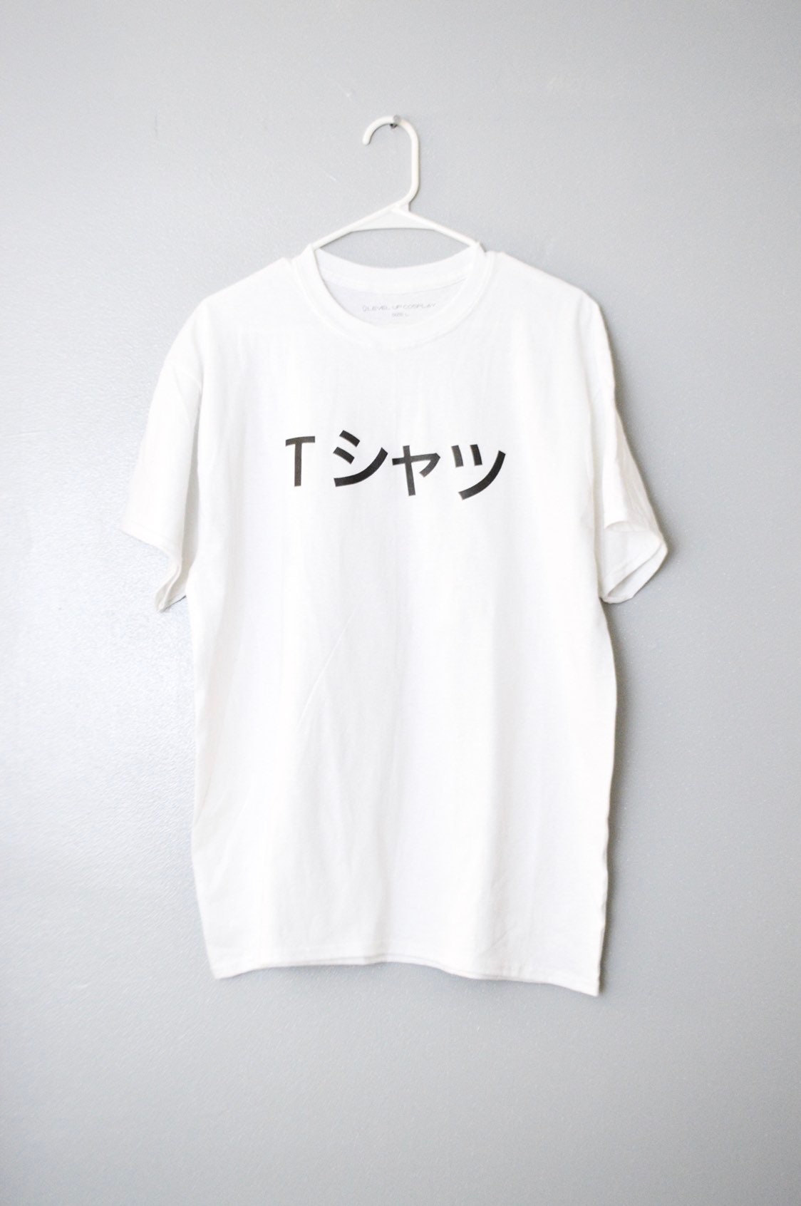 Dekus Lässiges T-Shirt Dekus Lässiges T-Shirt von LevelUpCosplay
