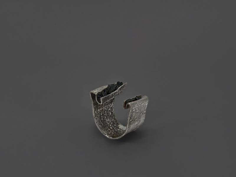 Handgemachter Schwarzer Turmalin Ring Sterling Silber Offenes Band Schmuck Handgemachter Schwarzer Turmalin Ring Sterling Silber Offenes Band Schmuck von LevenExclusive