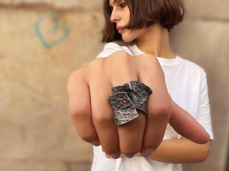 Oxidierter Silberring Großer Pinker Saphir, Handgemacht Oxidierter Silberring Großer Pinker Saphir, Handgemacht von LevenExclusive