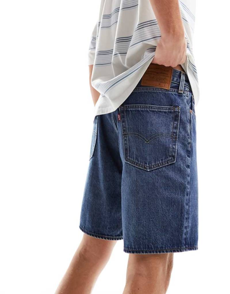 Levi's - 468 Stay Loose - Jeans-Shorts in mittelblauer Waschung von Levi's