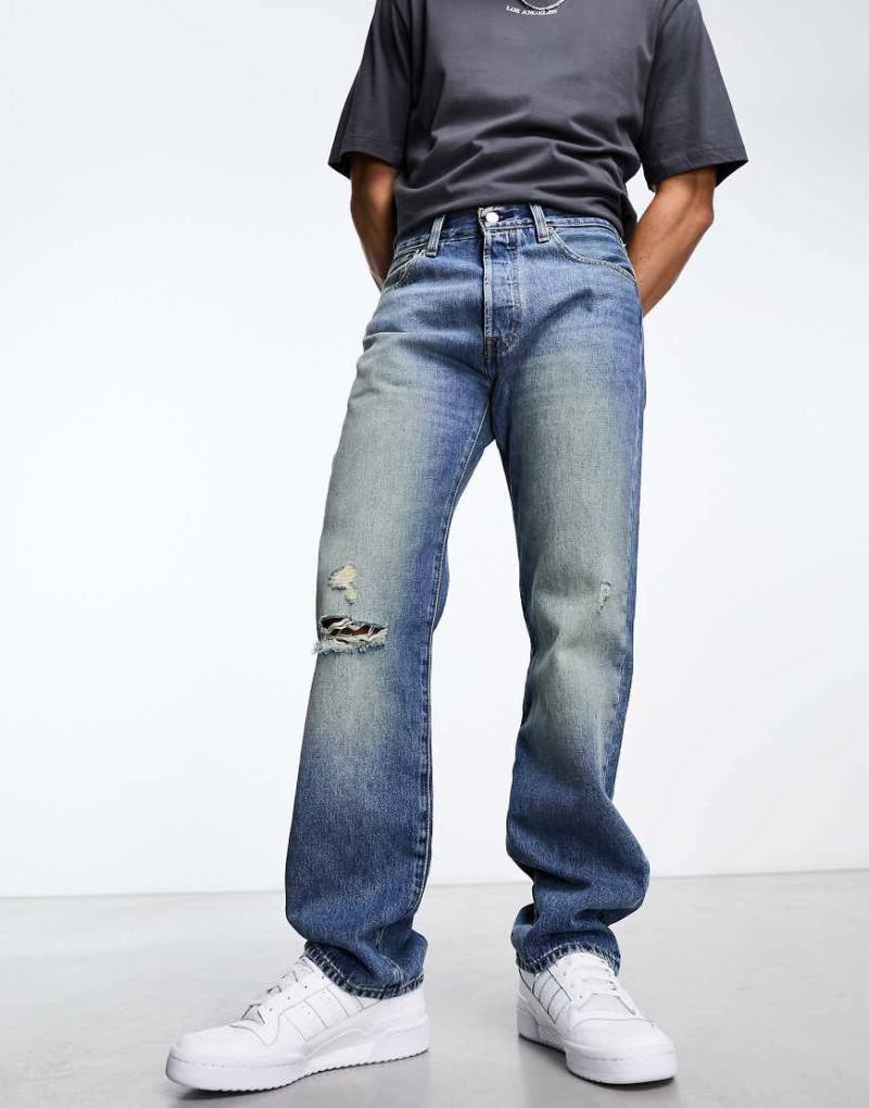 Levi's - 501 - 93 Original - Gerade geschnittene Jeans in mittelblauer Waschung mit Used-Details von Levi's
