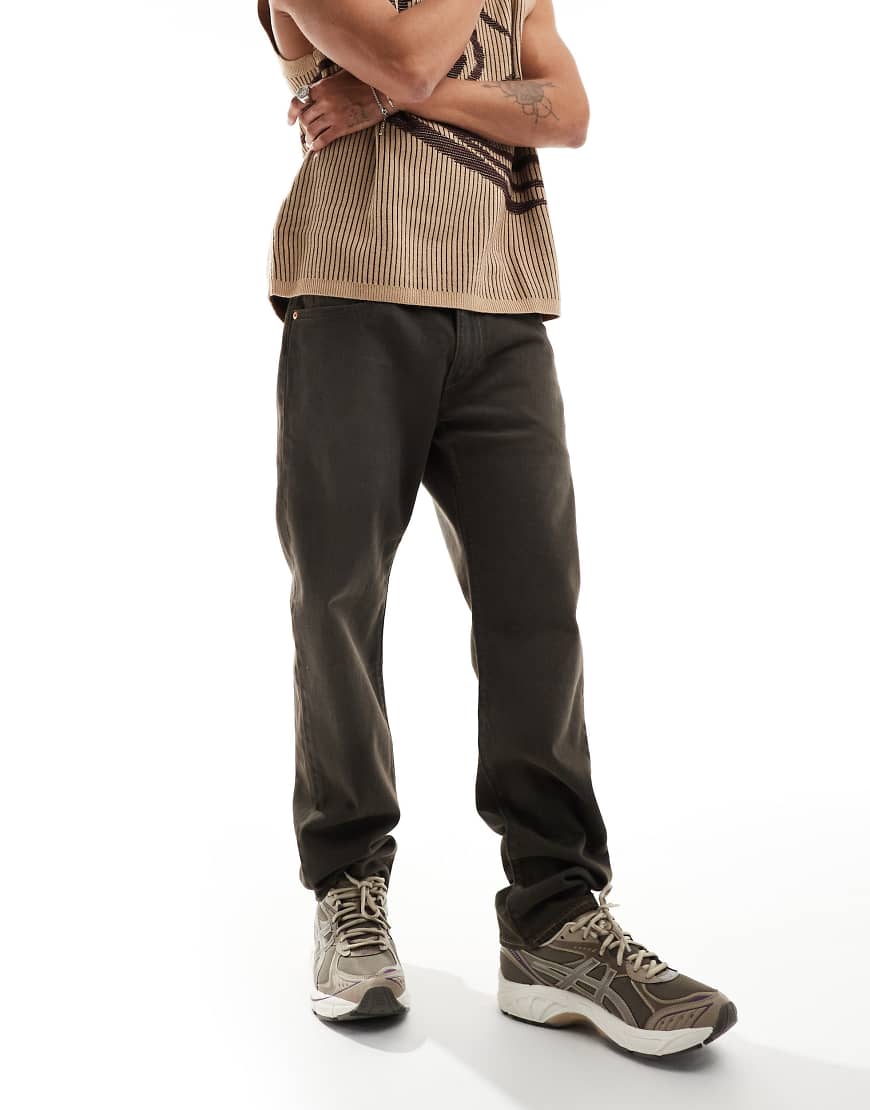 Levi's - 502 - Schmal zulaufende Jeans in verwaschenem Schwarz von Levi's