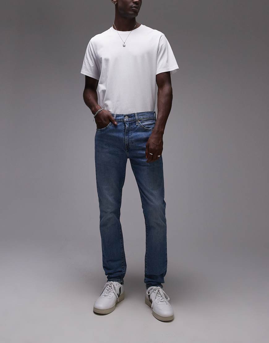 Levi's - 510 - Jeans mit engem Schnitt in verwaschenem Mittelblau Levi's - 510 - Jeans mit engem Schnitt in verwaschenem Mittelblau von Levi's